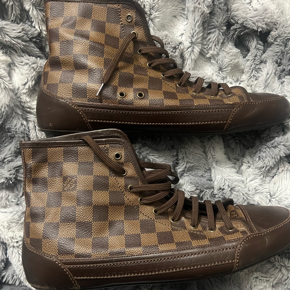 Authentic Louis Vuitton high top Damier Sneakers